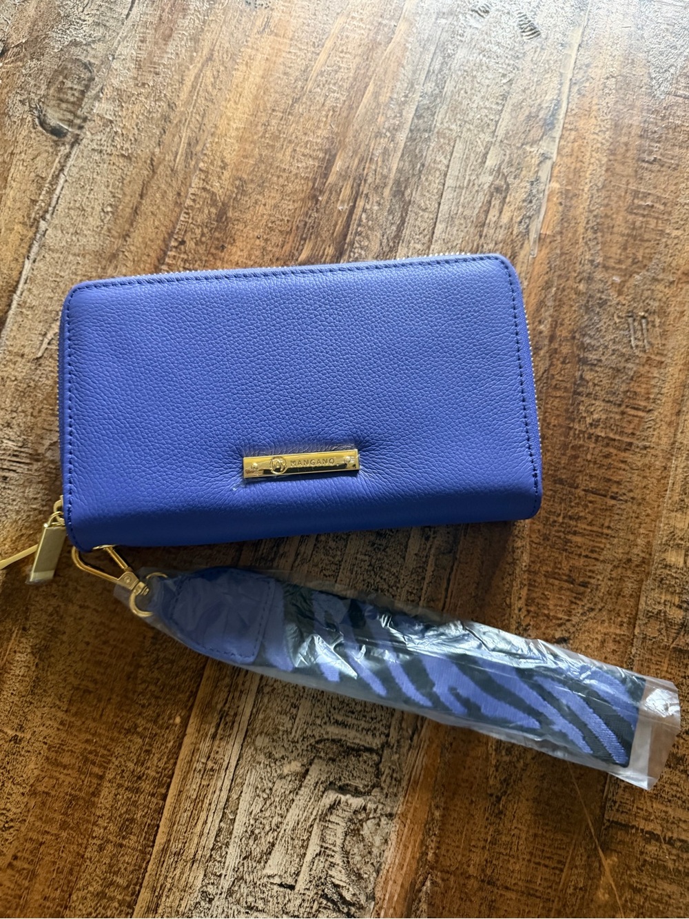 NWT Joy Mangano “Joy Luxe” double wallet with wrist strap blue / purple color